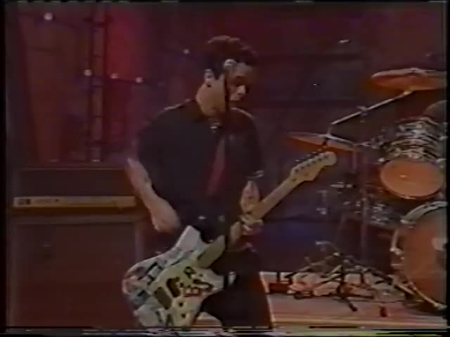 Green Day - Welcome To Paradise Live on Conan - Fixed audio