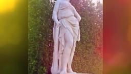 Schoenbrunner Schlosspark - Statuen. -