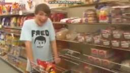 fred-va-al-supermercado-espanol-latino