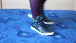 Jana shows her Adidas Top Ten hi black with green zipper