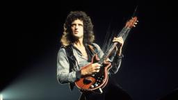 Brian May is way too smokin' hot!