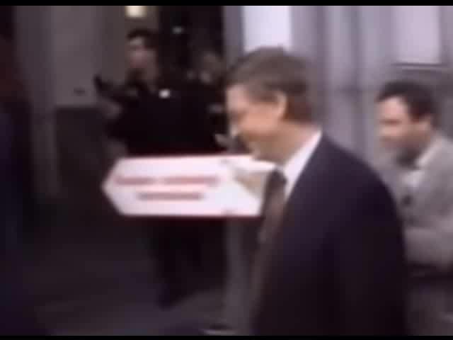 Shill gates vs pie