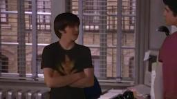 Drake and Josh get stuck in Seinfeld's apartment