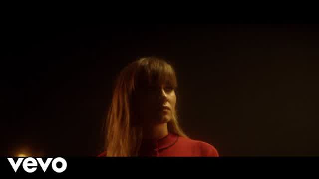 Aitana - Con La Miel En Los Labios (vídeo oficial)