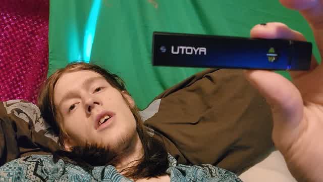 Utoya.com Vapes Go Hard