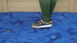 Jana shows her Adidas Superstar gold with black stripes and metall toe