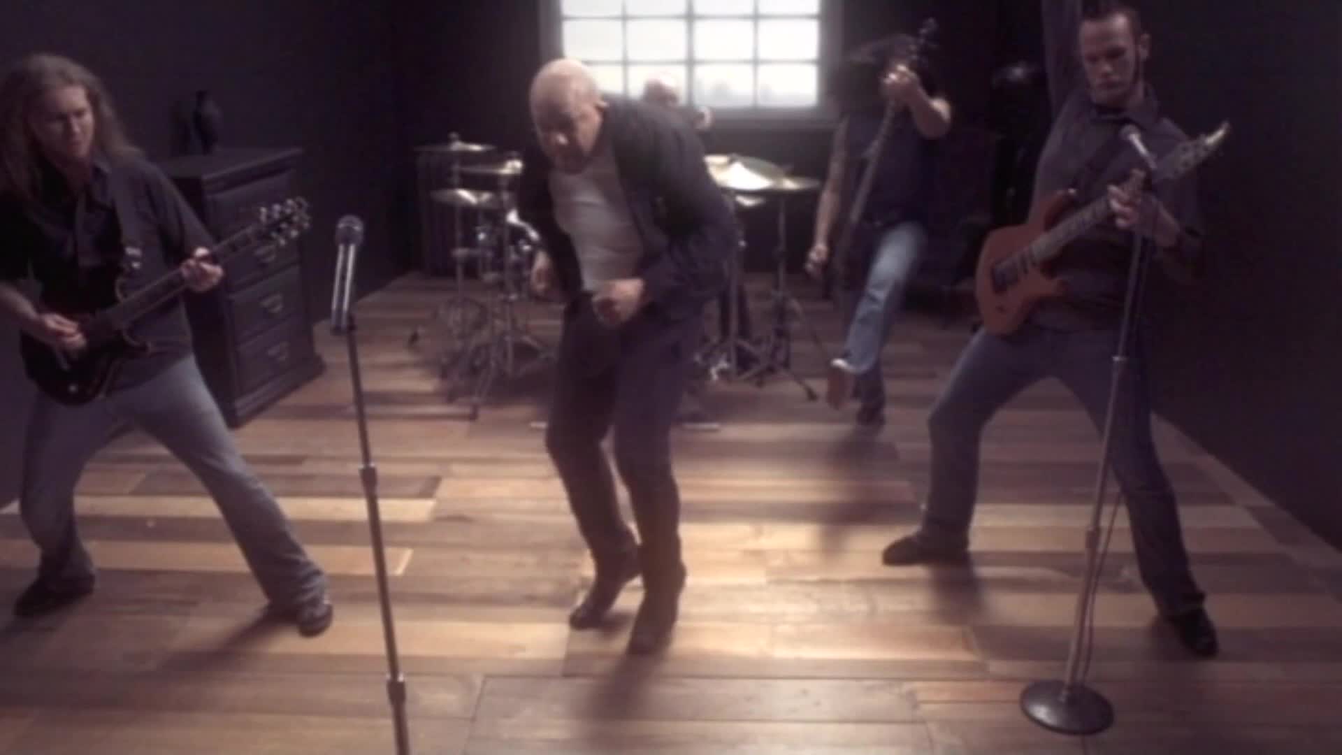 Killswitch Engage - The Arms of Sorrow (OFFICIAL VIDEO)