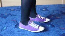 Jana shows her Converse All Star Chucks slim line low purple