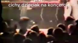 cichy dzieciak na koncercie