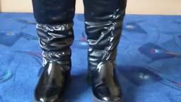 Jana shows her winter boots Jumex moon boots shiny black