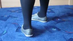 Jana shows her Converse All Star Chucks slim line low grey leather