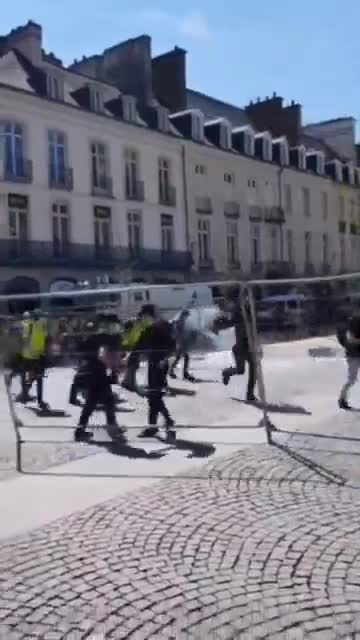 Manifestazione contro Macron e Le Pen a Rennes, Francia