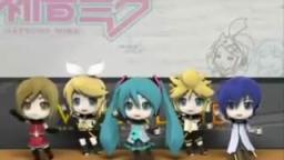 Kurutto mawatte ikkaiten Vocaloid - Nendoroid Ver