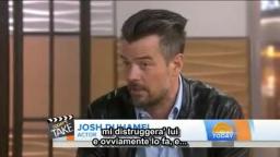 Watch Josh Duhamel try to identify his co-stars by their teeth - SUB ITA